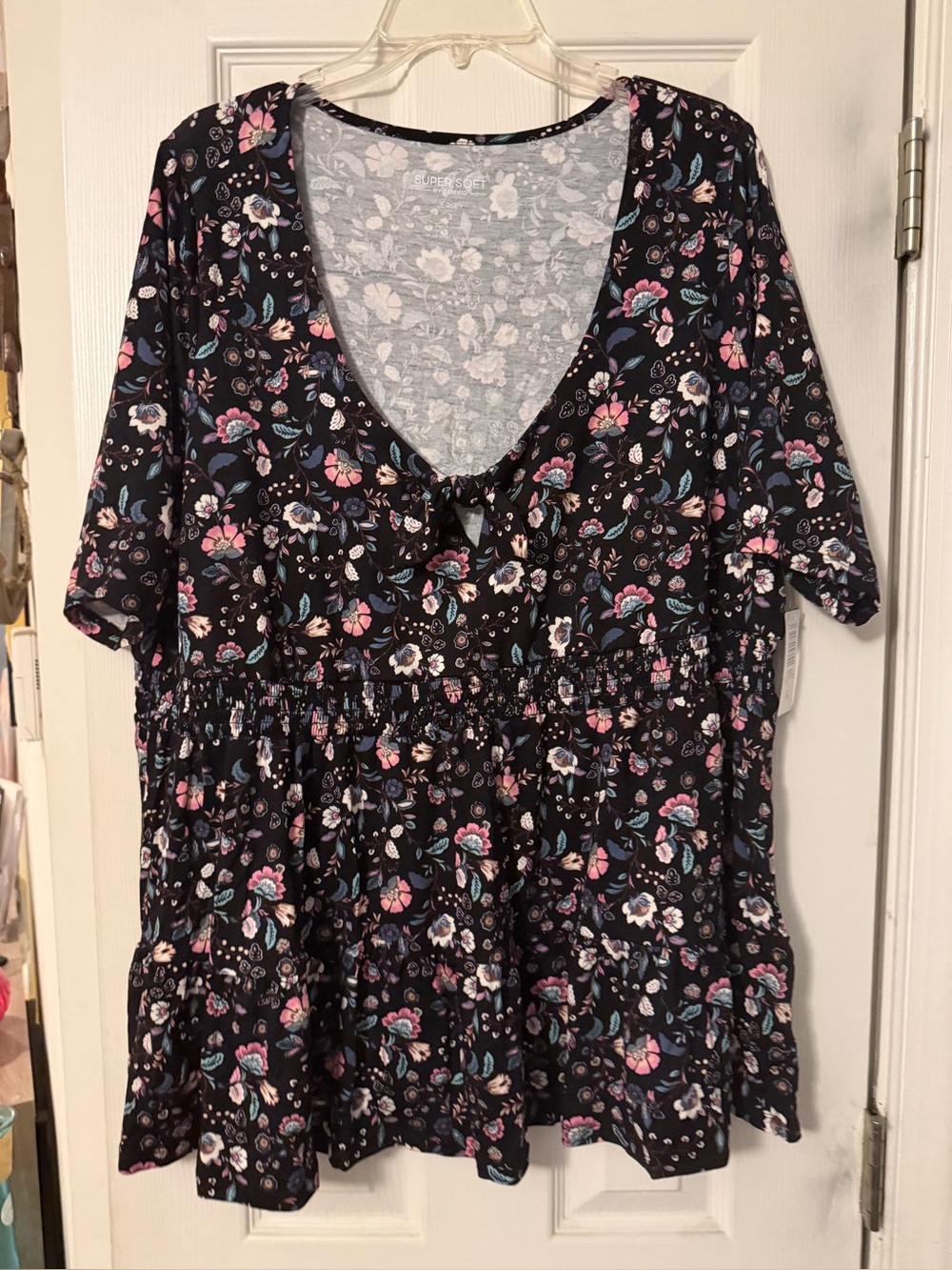 torrid Black Floral V-Neck Short Sleeve Peplum Tunic